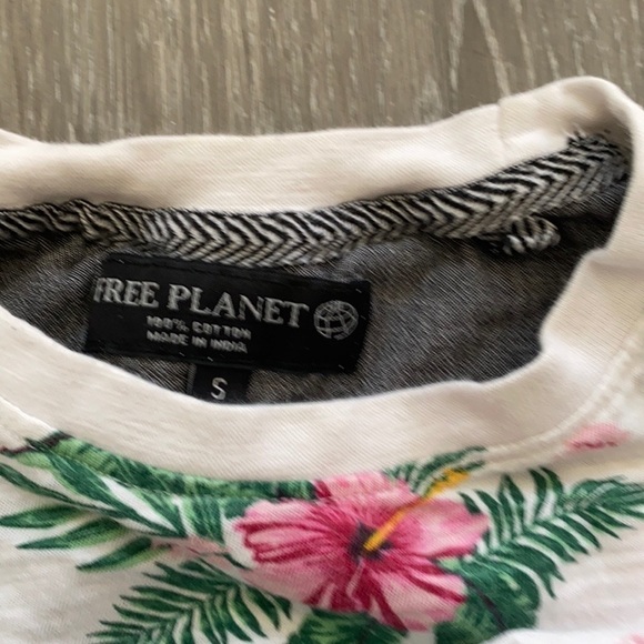 Free planet | Flower vine Tee  shirt - Picture 7 of 7